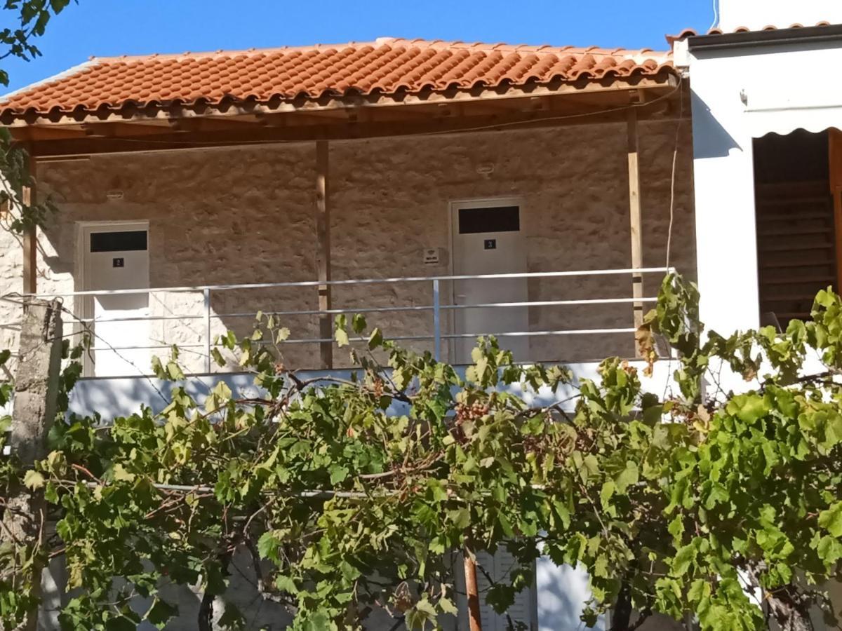 Tolis Rooms Himare Esterno foto
