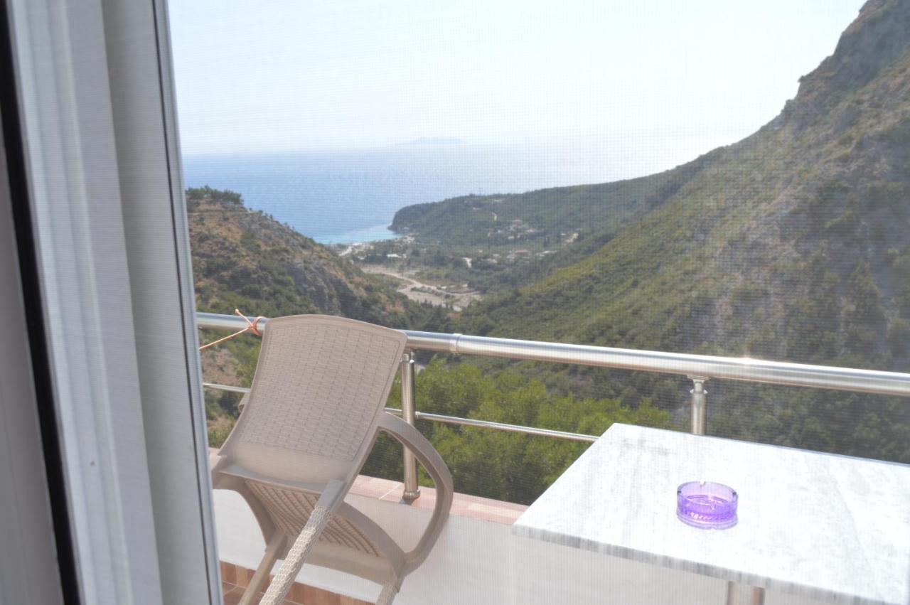 Tolis Rooms Himare Esterno foto