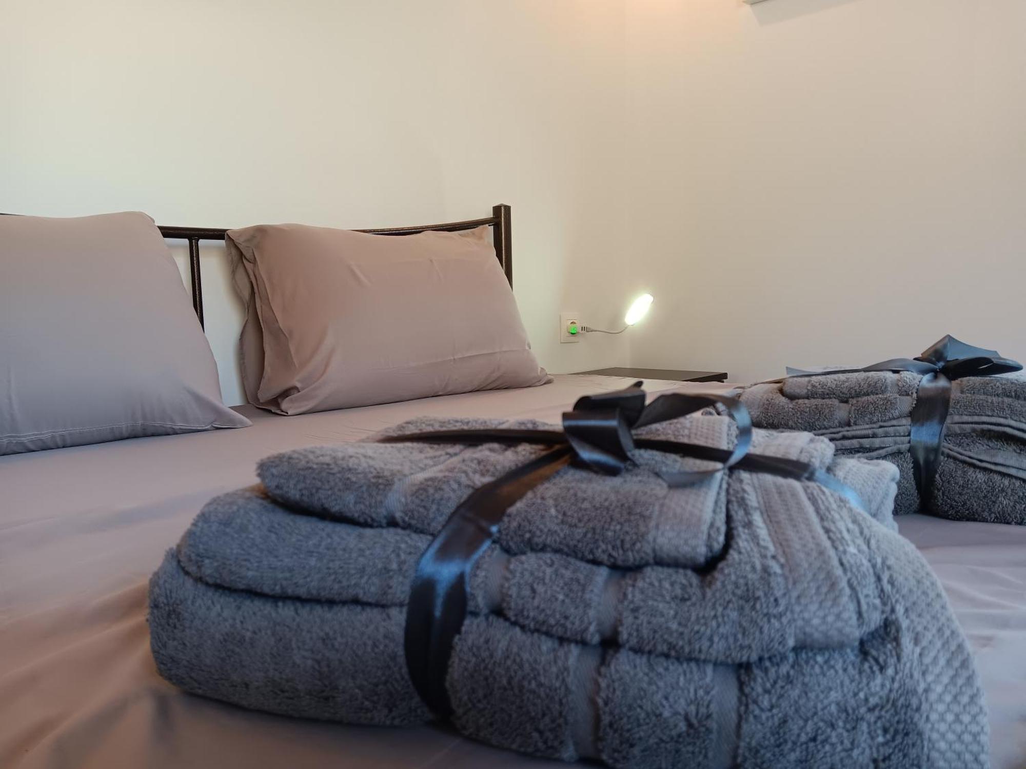 Tolis Rooms Himare Esterno foto