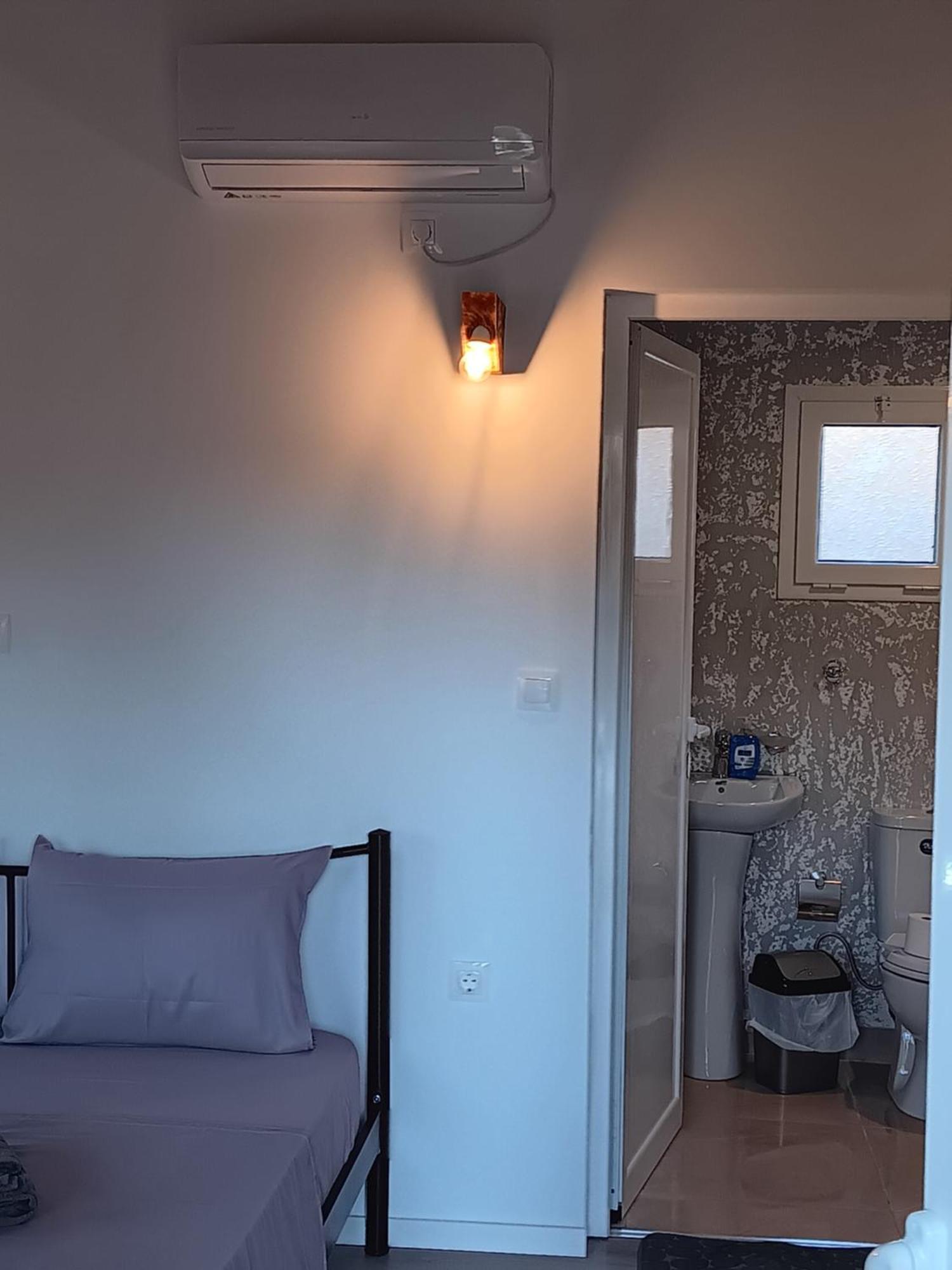 Tolis Rooms Himare Esterno foto