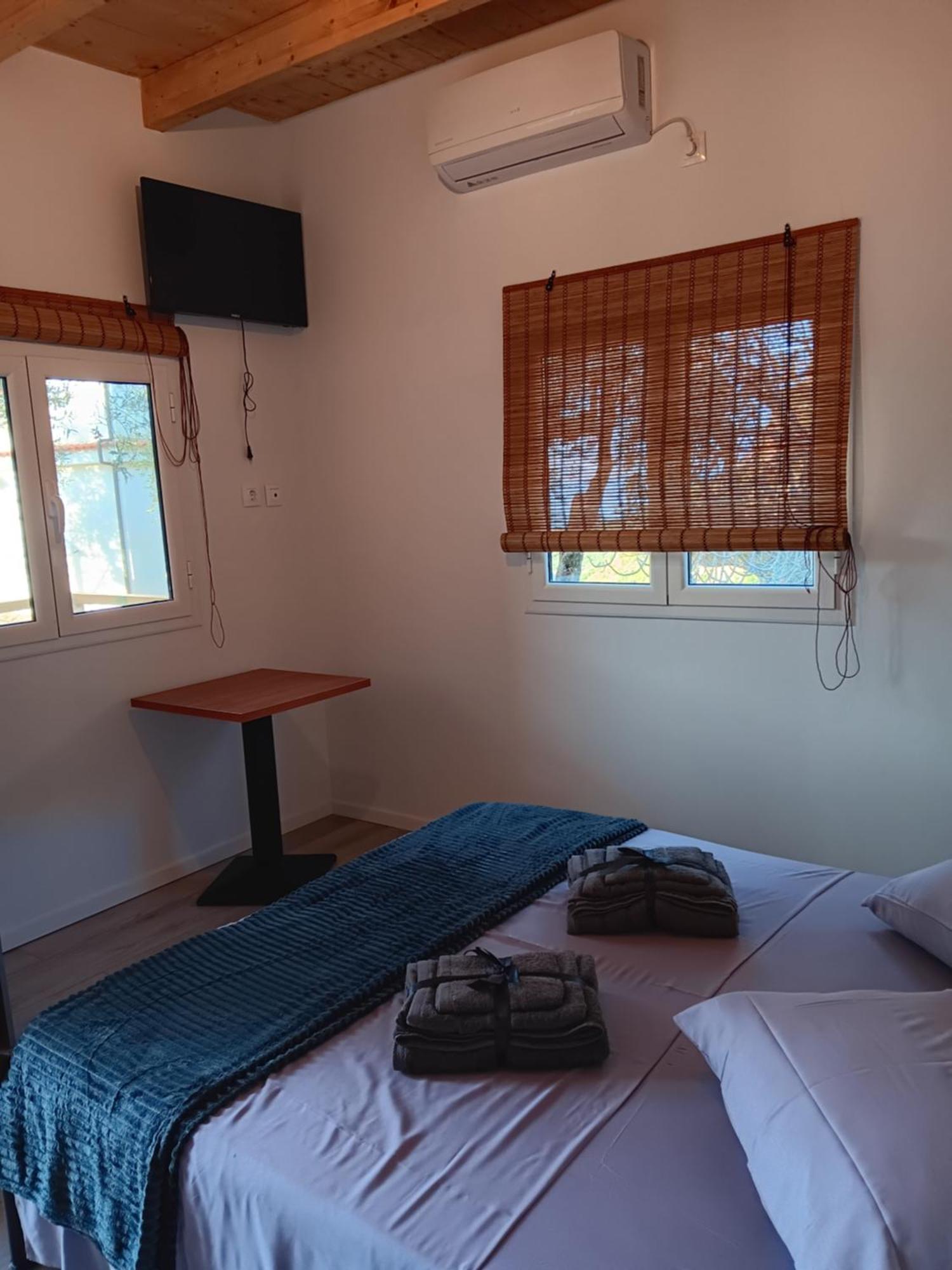 Tolis Rooms Himare Esterno foto