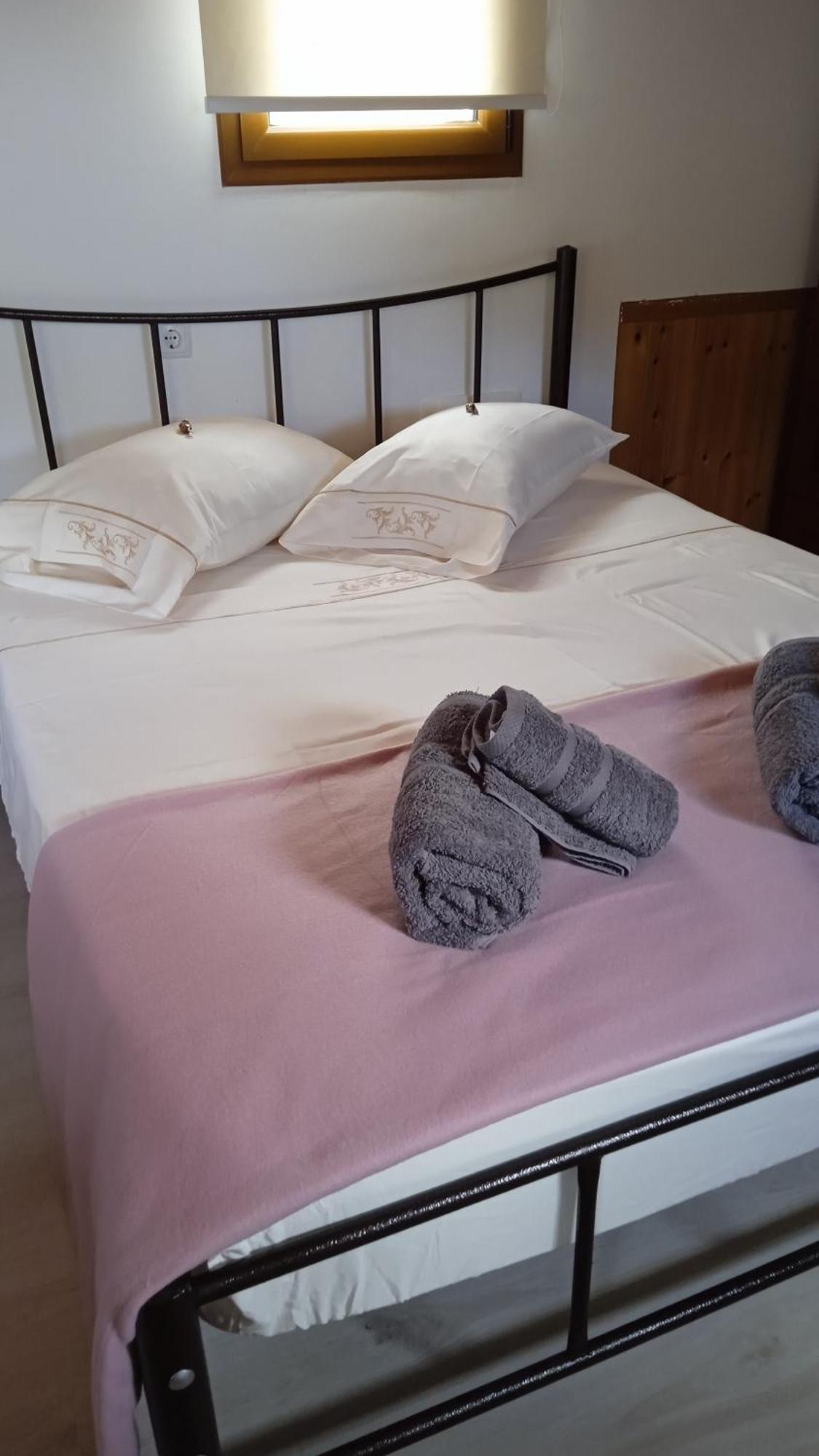 Tolis Rooms Himare Esterno foto