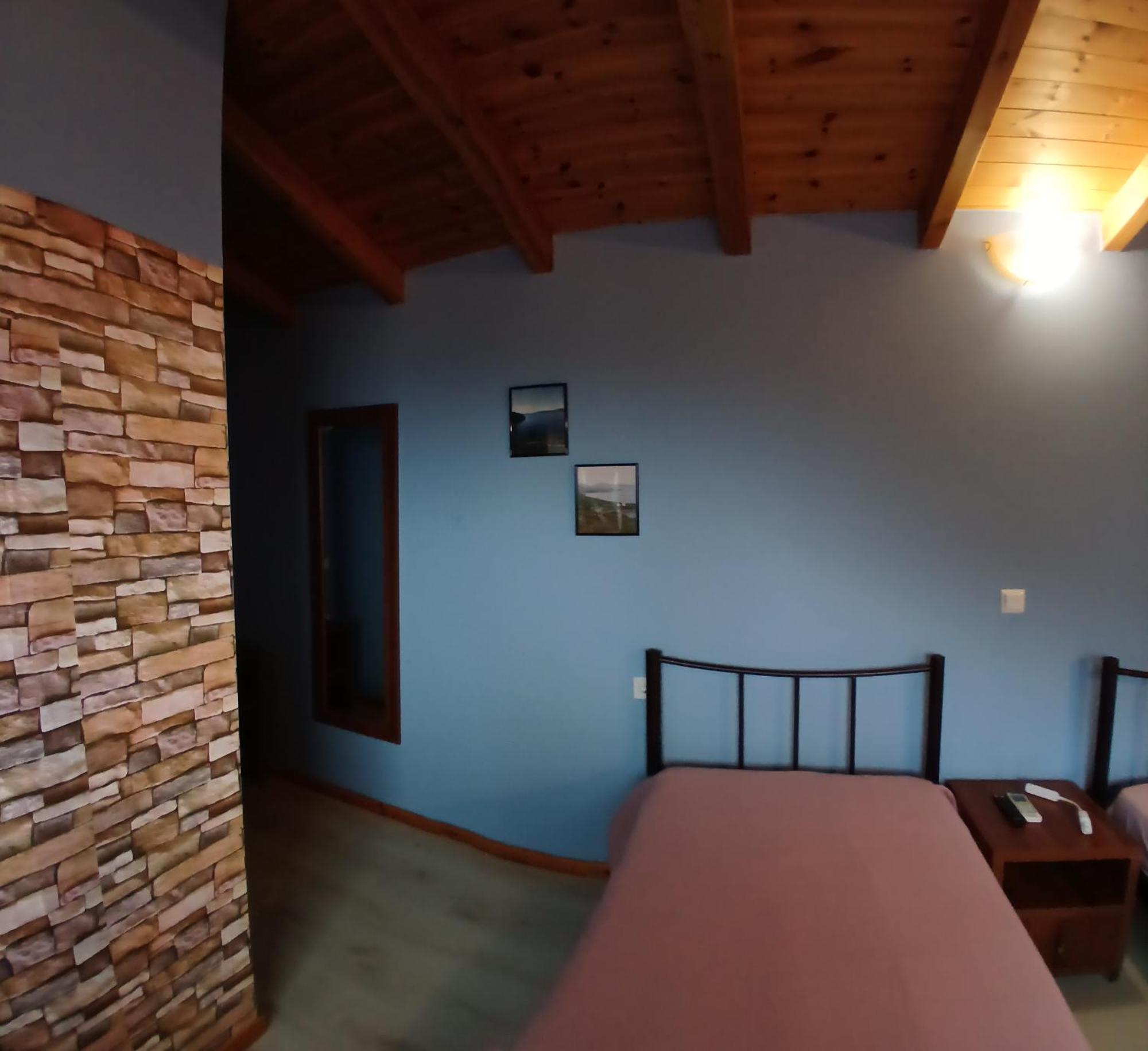 Tolis Rooms Himare Esterno foto