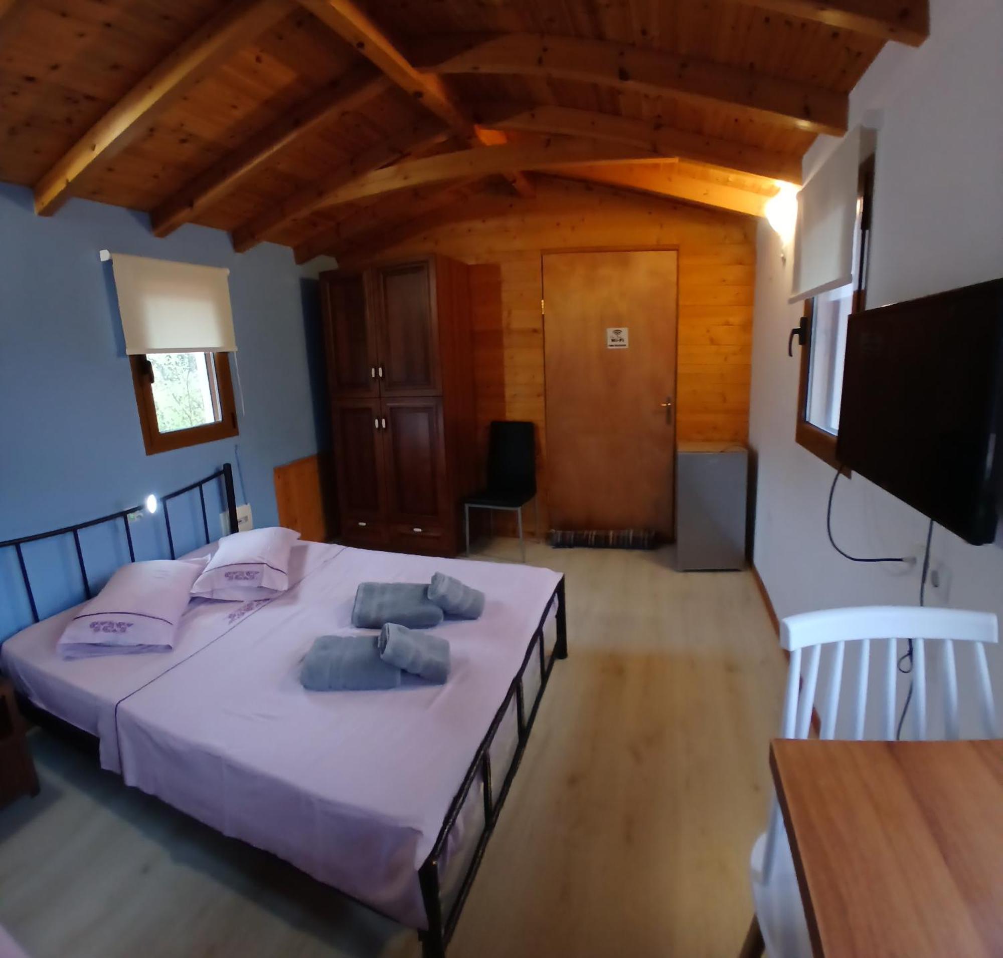 Tolis Rooms Himare Esterno foto