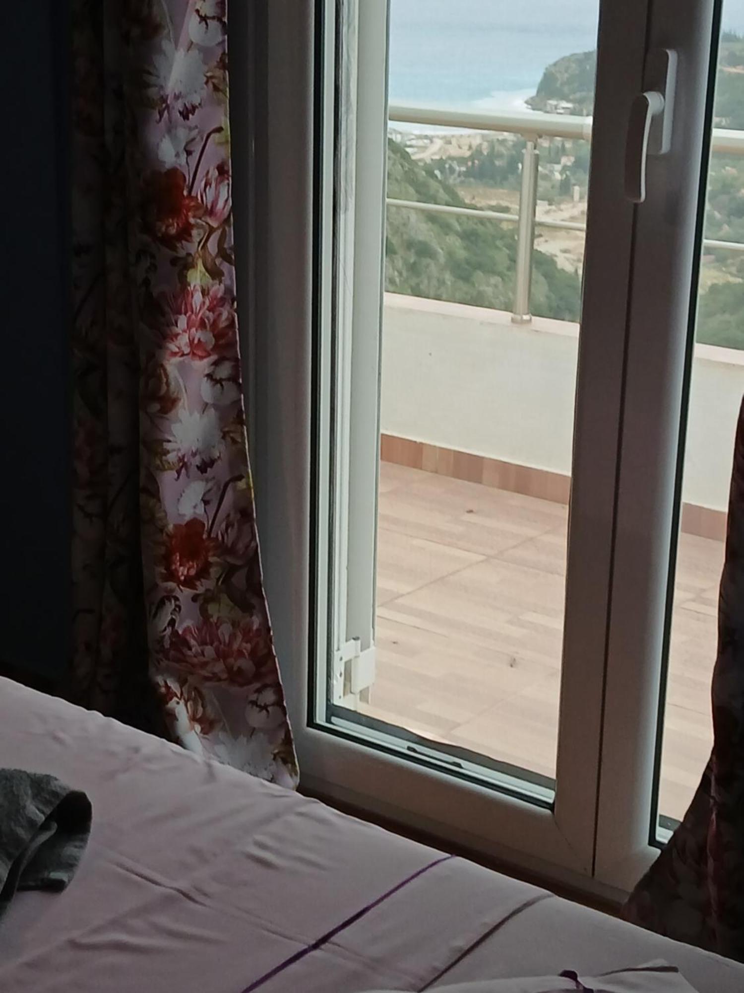 Tolis Rooms Himare Esterno foto